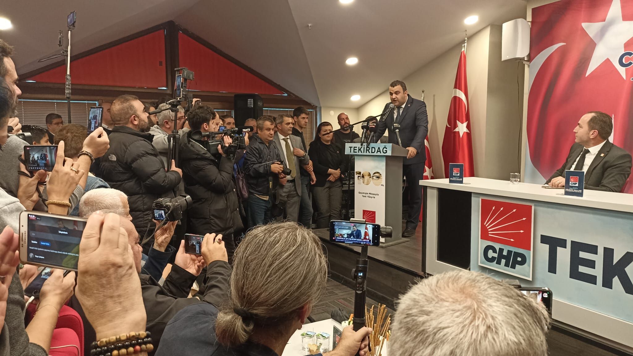 Volkan Nallar'ın Adaylık Açıklaması Gövde Gösterine Dönüştü
