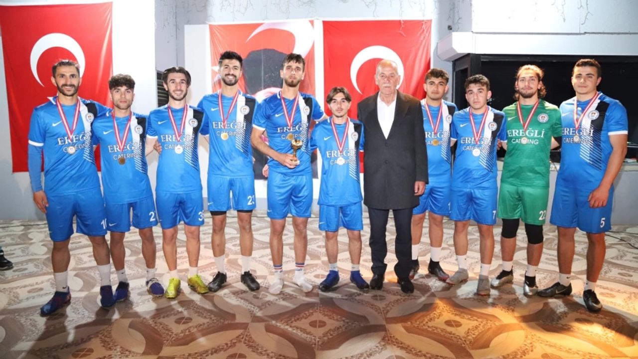 Futbol Turnuvası’nın şampiyonu Marmaraereğlisi Belediye Spor Kulübü oldu.