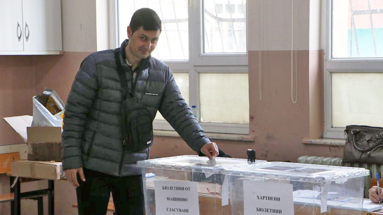 Bulgaristan seçimleri için sandık başına gittiler