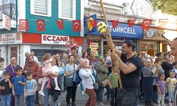 Tekirdağ Kiraz Festivali kortejinde minik eller Bozkurt yaptı