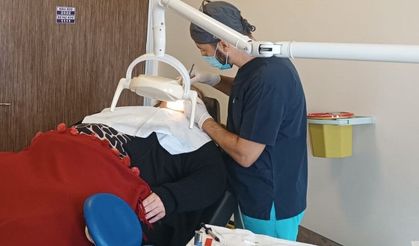 Fiziksel Engelli Hastaya Başarılı Diş Tedavisi