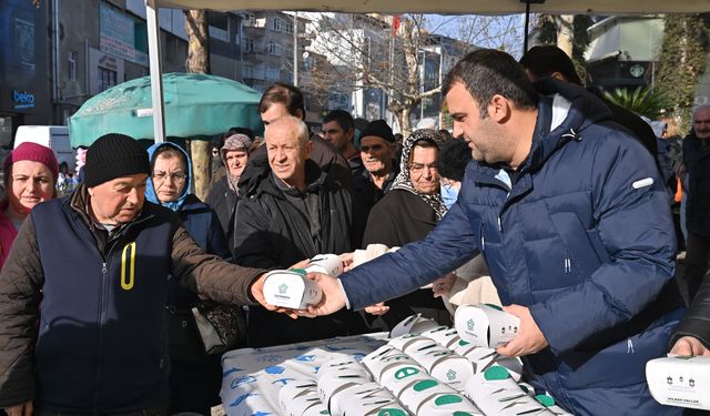 Süleymanpaşa Belediyesi kandil simidi ikramı yaptı