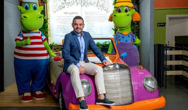 Tekirdağlı Mustafa Dal, Dünyaya Eğlence Satıyor