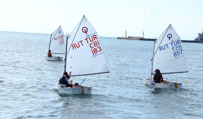 7. Uluslararası Süleymanpaşa Optimist Cup Yelken Yarışları devam ediyor